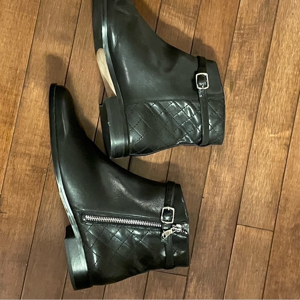 Ann Taylor Black Leather Ankle Boots - EUC 10M